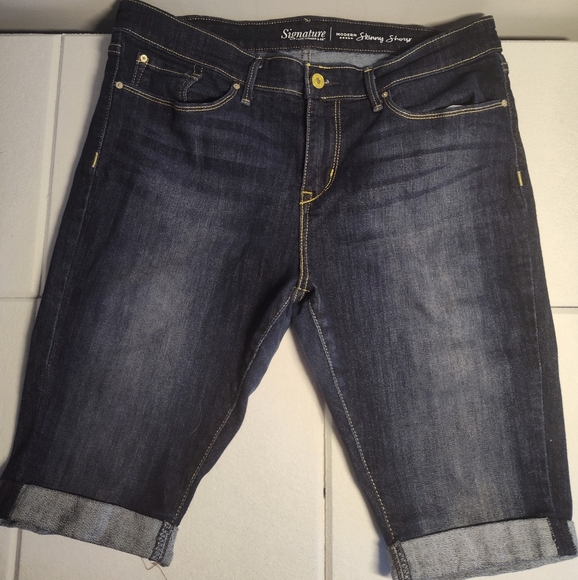 Signature by Levi Strauss Women's Dark Blue Cropped Jeans #410 - Picture 1 of 2